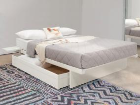 white japanese bed without headboard