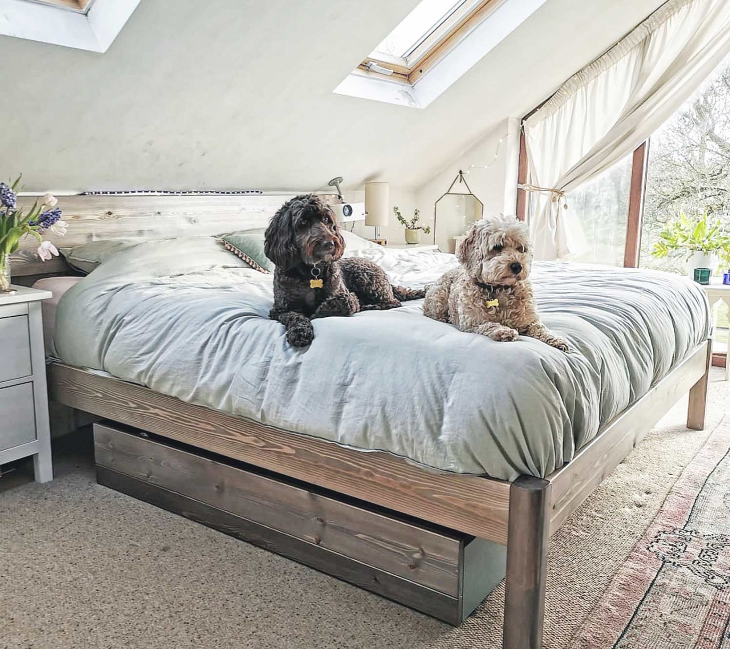 Storage beds for long and narrow bedrooms